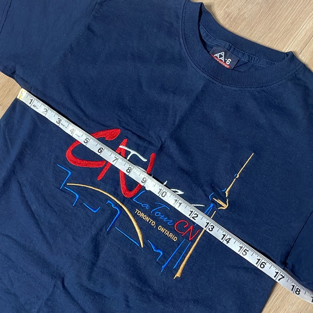 Vintage Toronto CN Tour T Shirt. Navy Blue. Size Small. EUC. - Picture 2 of 5